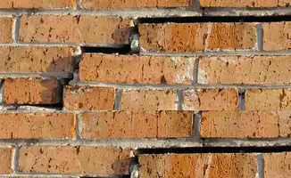 Brick wall with serious structural damage in Hollywood, FL